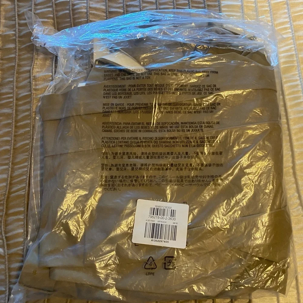 Banana Republic - NEW - RAPID MOVEMENT CHINO. Aiden Slim Fit. 36W x 30L. Khaki